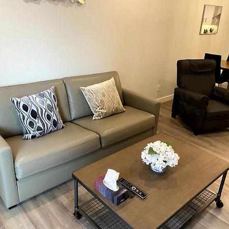 Luxury Unit In The Heart Of Канмор Екстериор снимка